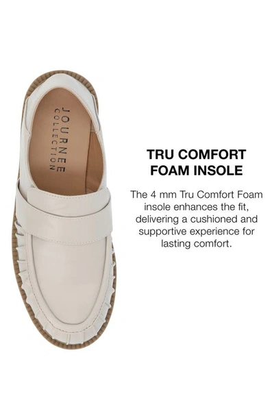 Journee Collection Lakenn Crash Back Loafer In Stone