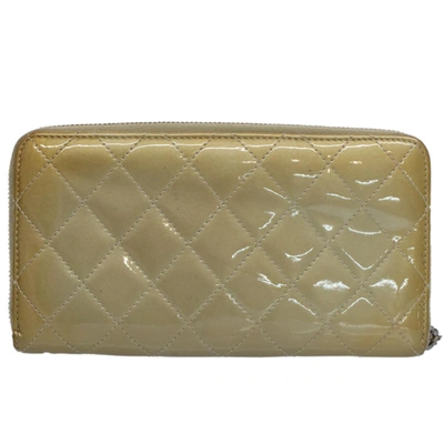 Pre-owned Chanel Matelassé Gold Patent Leather Wallet  ()