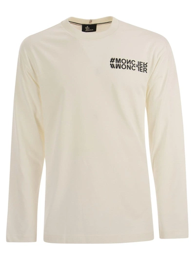 Shop Moncler Logo Long Sleeved T-shirt In 034