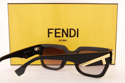 Pre-owned Fendi Brand  Sunglasses Fe 40099i 01b Black/gradient Grayfor Women