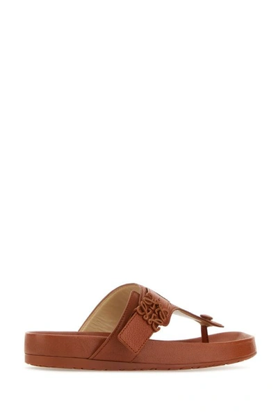 Shop Loewe Woman Caramel Leather Thong Slippers In Brown