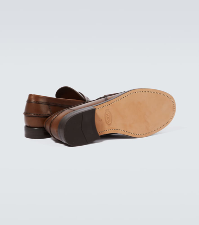 Shop Tod's Leather Loafers In Cacao Lissa T.moro