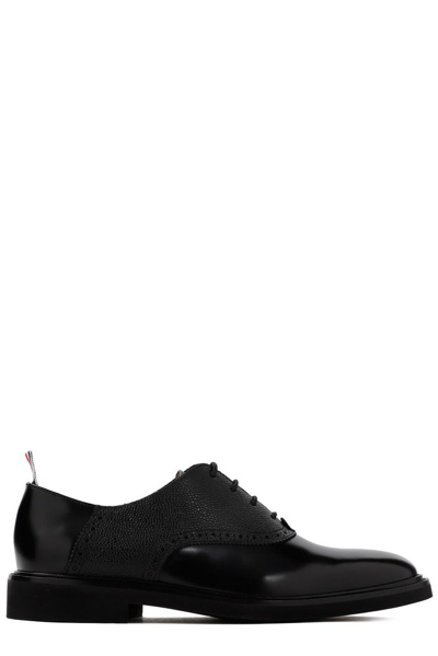 Shop Thom Browne Saddle Round Toe Lace In Black