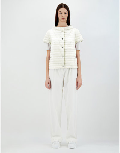 Herno Reversible Ecoage And Nylon Ultralight Cape In White/grey