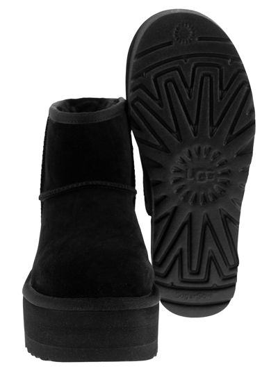 Ugg Classic Mini Platform Womens Suede Ankle Boots
