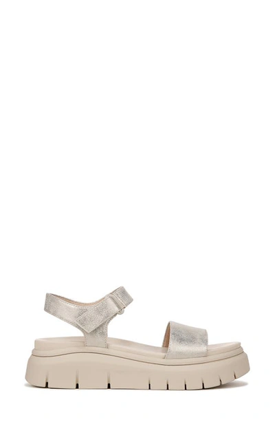 Soul Naturalizer Poppi Platform Sandal In Light Gold Faux Leather