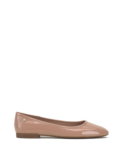 Vince Camuto Minndy Flat In Gold