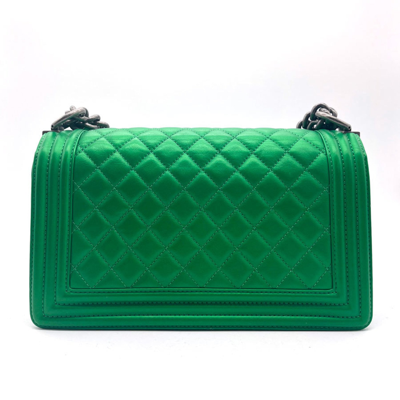 Pre-owned Chanel Boy Green Leather Shoulder Bag ()