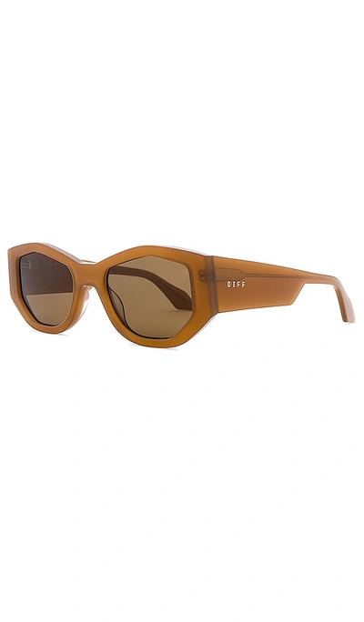Shop Diff Eyewear Zoe Sunglasses In Salted Caramel & Brown Polarized
