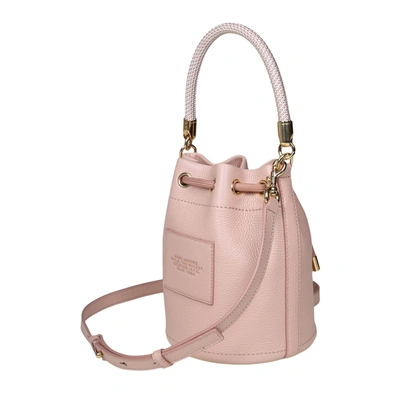 Shop Marc Jacobs The Leather Bucket Bag In 624