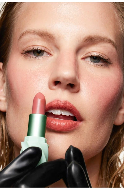 Queen Musia Matte Creme Lipstick In Ada