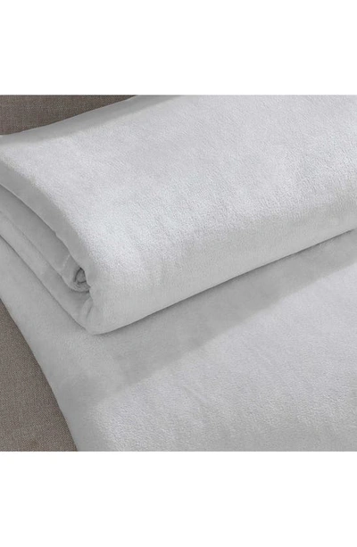 Calvin Klein Core Plush Blanket In Grey