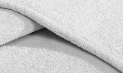 Calvin Klein Core Plush Blanket In Grey