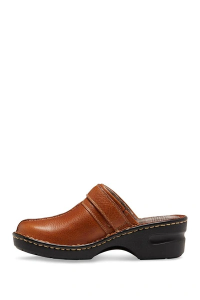 Eastland Mae Clog In Tan