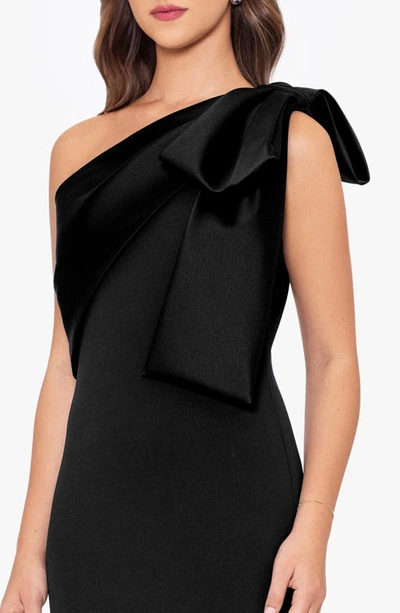 Betsy & Adam Satin Bow Crepe Mermaid Gown In Black