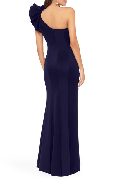 Betsy & Adam Ruffle One-shoulder Trumpet Gown In Navy