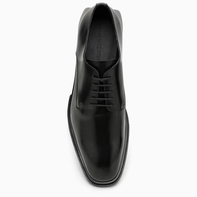 Alexander Mcqueen Logo-plaque Leather Derby Shoes In Black