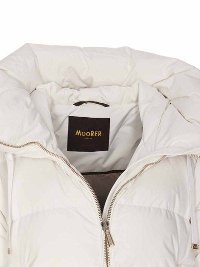 Moorer Puffer Jacket With Elegant Hood And Premium Insulation In White