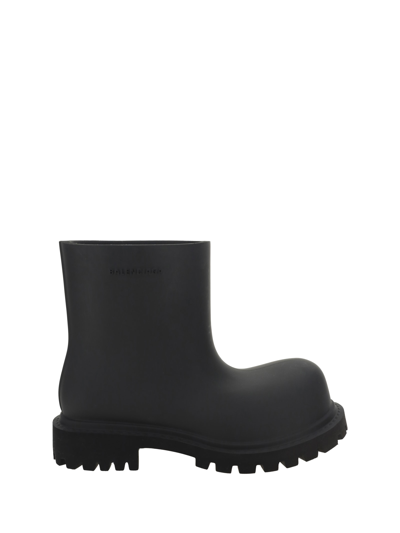 Shop Balenciaga Ankle Boots In Nero