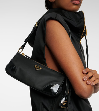Prada Re-edition 2002 Small Leather Shoulder Bag In Black