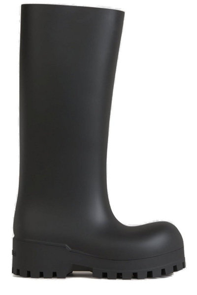 Shop Balenciaga Bulldozer Rain Boots In Black