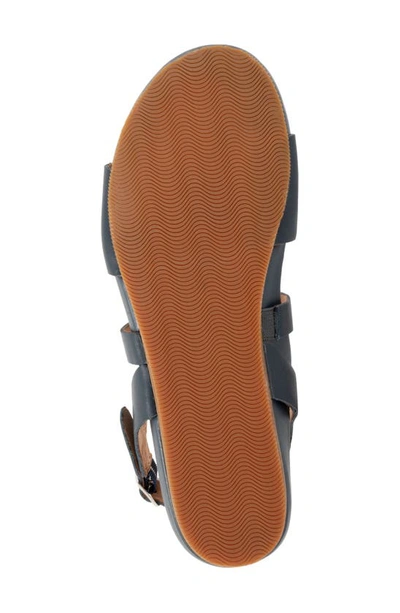 Softwalk Cali Sandal In Navy Nubuck