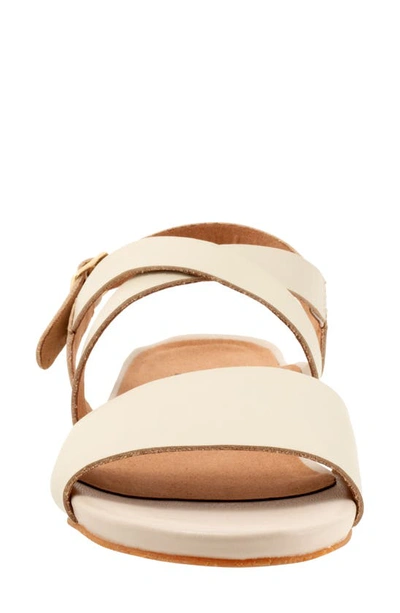 Softwalk Cali Sandal In Ivory