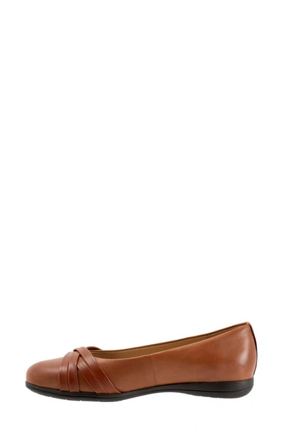 Trotters Daphne Flat In Luggage