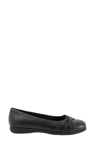 Trotters Daphne Flat In Black