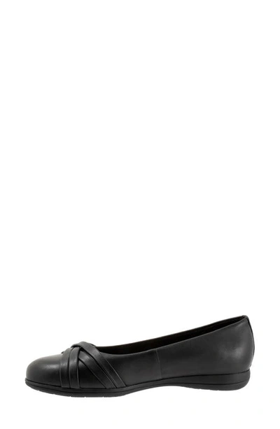 Trotters Daphne Flat In Black
