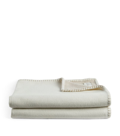 Shop Johnstons Of Elgin Wool-cashmere Throw (250cm X 150cm) In White