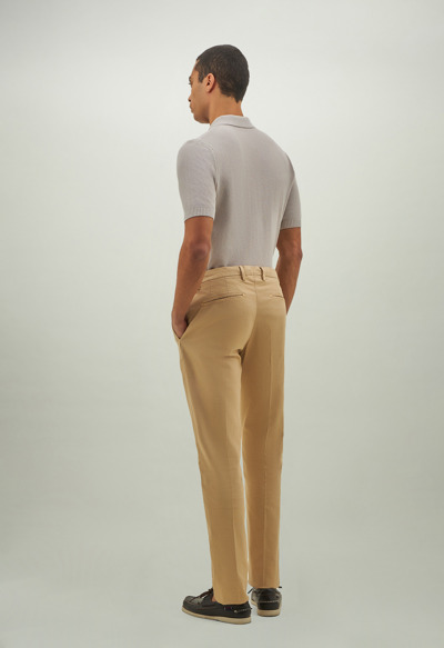 Boglioli Comfort Microstructure Slim Chinos Trousers In Beige
