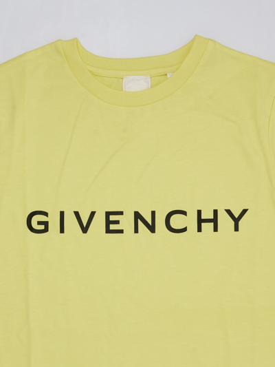 Shop Givenchy T-shirt T-shirt In Giallo