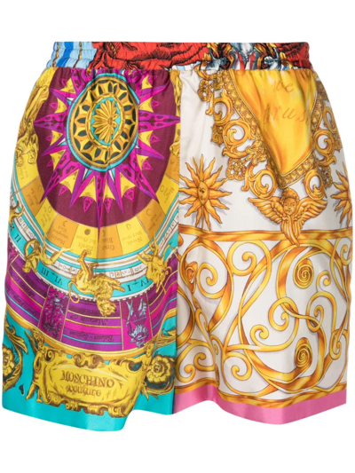 Shop Moschino Shorts Con Stampa Foulard In Multicolor