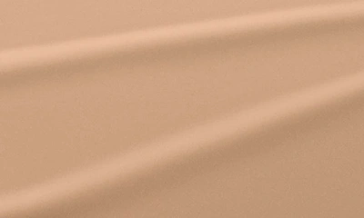 Prada Reveal Skin Optimizing Refillable Soft Matte Foundation In Mn55
