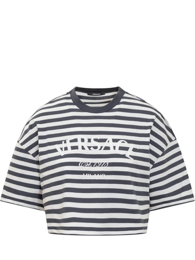 Shop Versace T-shirt In Bianco-navy-multicolor