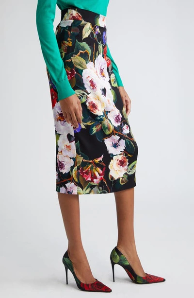 Shop Dolce & Gabbana Floral Print Charmeuse Pencil Skirt In Hn4yaroseto Fdo Nero