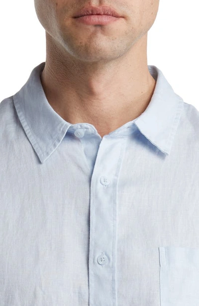 Shop Vince Classic Fit Short Sleeve Linen Shirt In Glacier