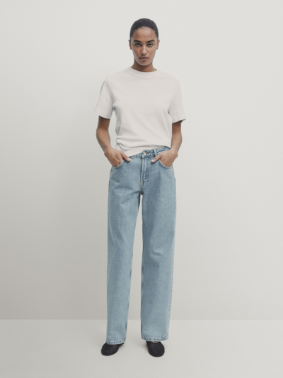 Shop Massimo Dutti Straight-fit-jeans In Normallänge Mit Tiefem Bund In Light Blue