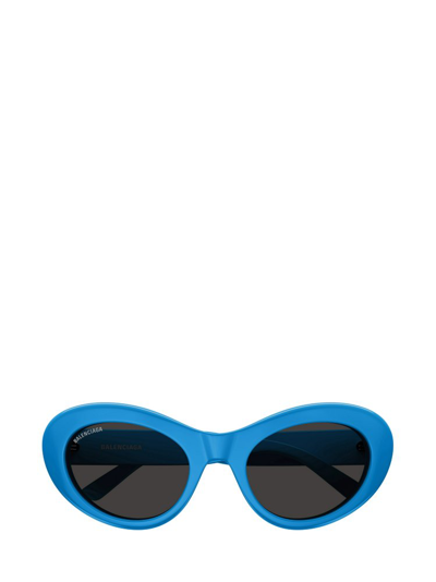 Shop Balenciaga Eyewear Cat In Blue