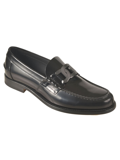 Shop Tod's Catena Loafers In Black