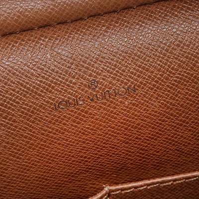 Pre-owned Louis Vuitton Compiegne 28 Brown Canvas Clutch Bag ()