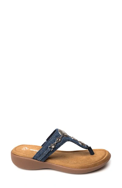 Minnetonka Brecca Flip Flop In Blue Denim