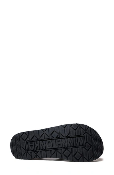Minnetonka Hedy 2.0 Flip Flop In Black Geometric