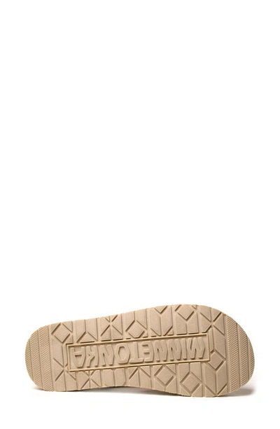Minnetonka Hedy 2.0 Flip Flop In Tan Multi
