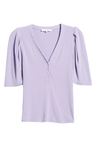 Frame Ruched Short-sleeve Henley Top In Lilac