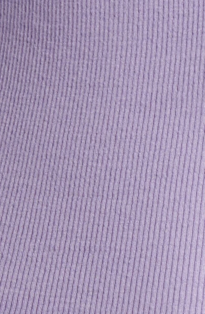 Frame Ruched Short-sleeve Henley Top In Lilac