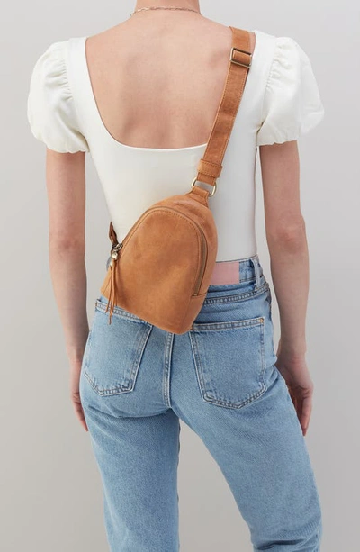 Shop Hobo Fern Leather Sling Bag In Whiskey