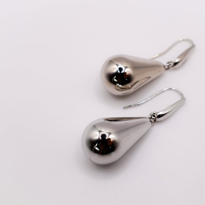 Shop Le Réussi Sterling Silver Raindrop Elegance Earrings In Grey