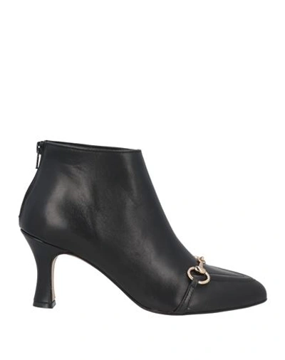 Shop Noa A. Woman Ankle Boots Black Size 11 Leather